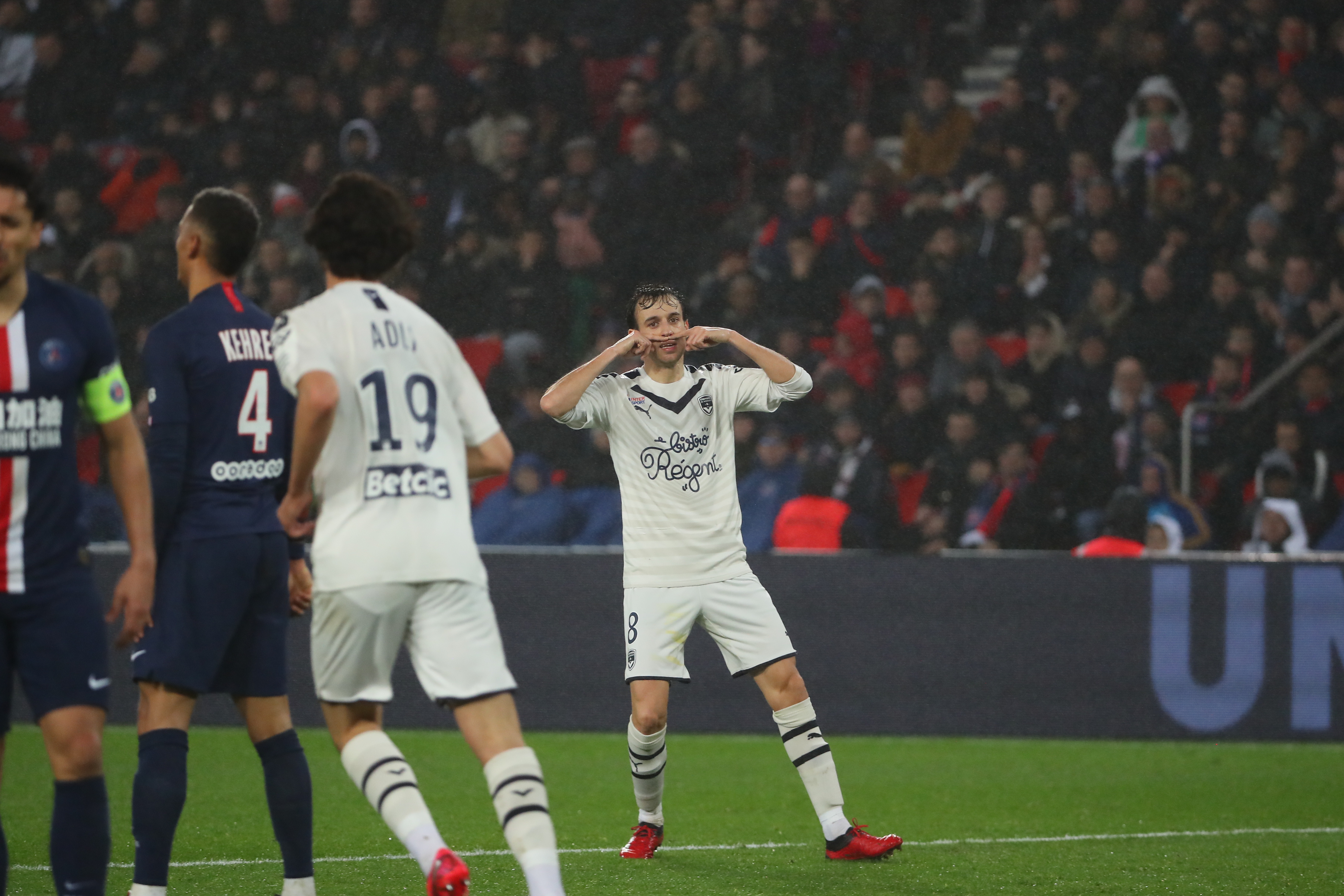 九游体育：法甲波尔多的转会策略与球队重建的简单介绍