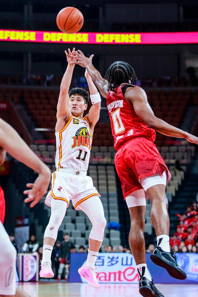 九游体育:从CBA到NBA,中国球员的留洋之路如何走得更稳的简单介绍 九游体育:从CBA到NBA,中国球员的留洋之路如何走得更稳的简单介绍