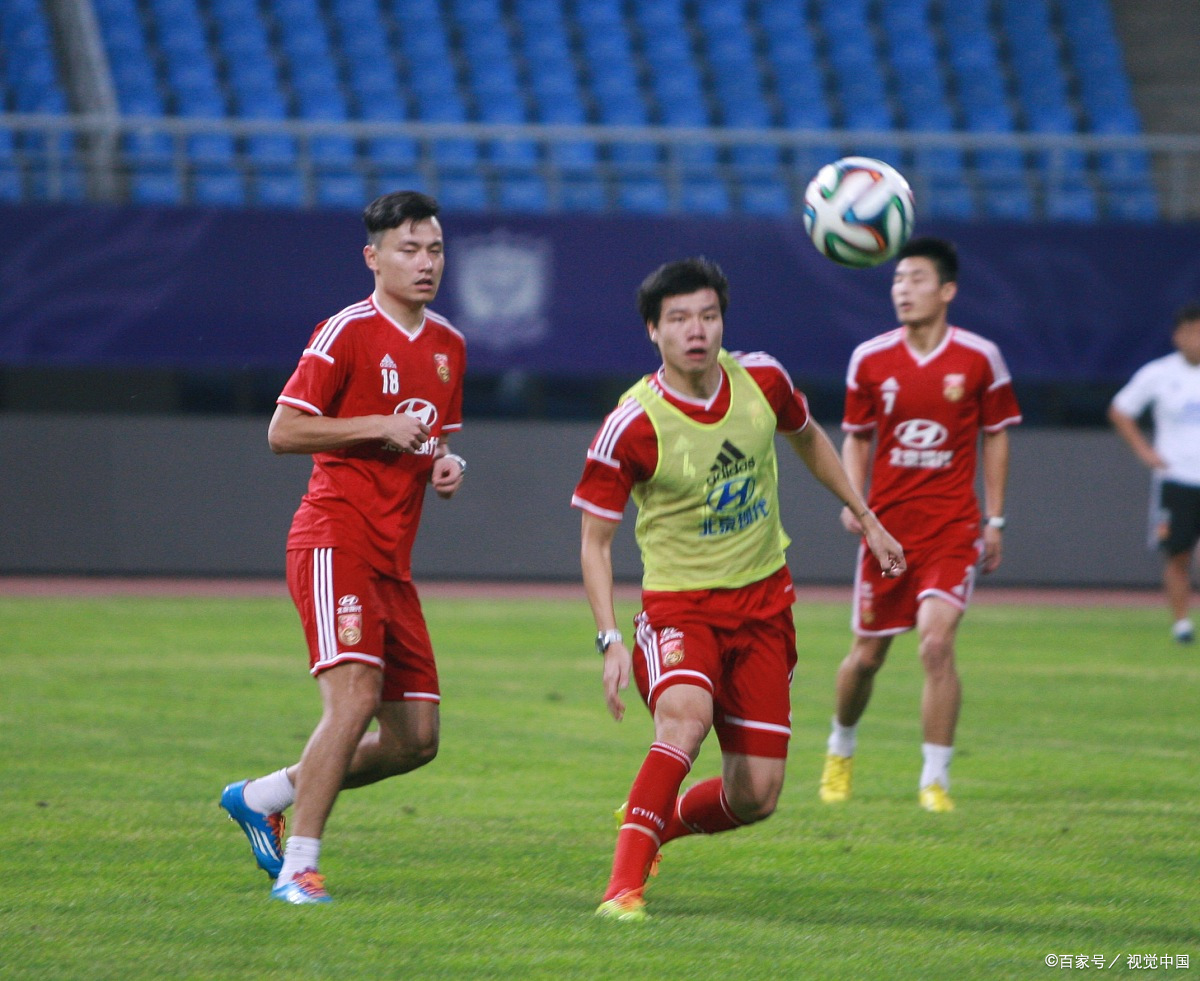 九游体育:老将蒿俊闵转型教练“误人子弟”？球迷：别毁了中国足球的未来！的简单介绍