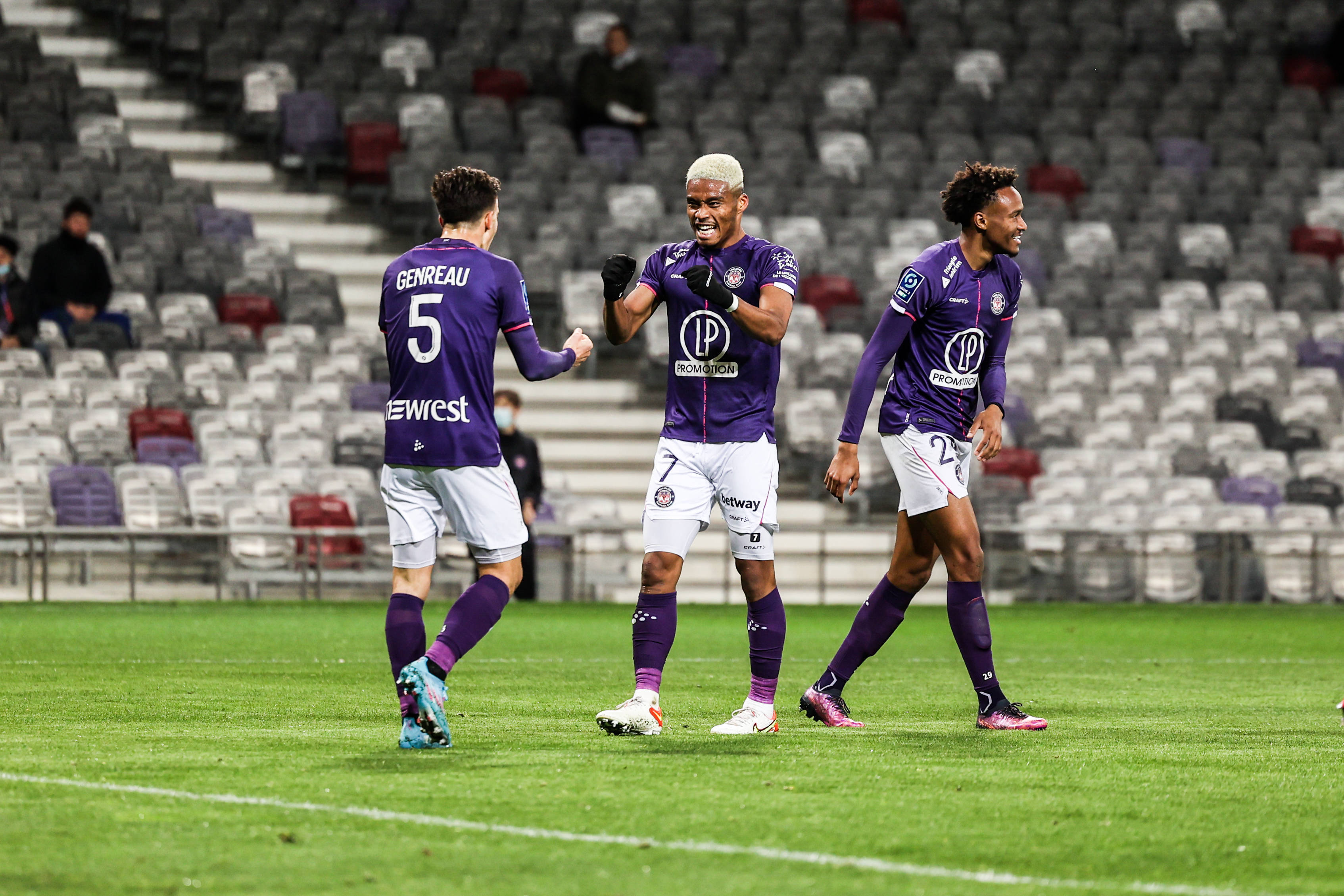 关于九游体育：法甲敦刻尔克的转会策略与球队重建的信息