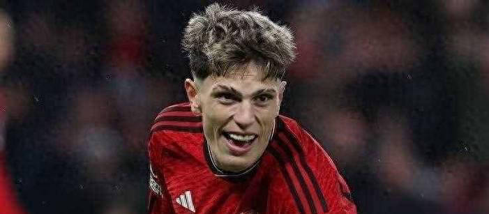 九游体育：英超谢周三的转会策略与球队重建的简单介绍