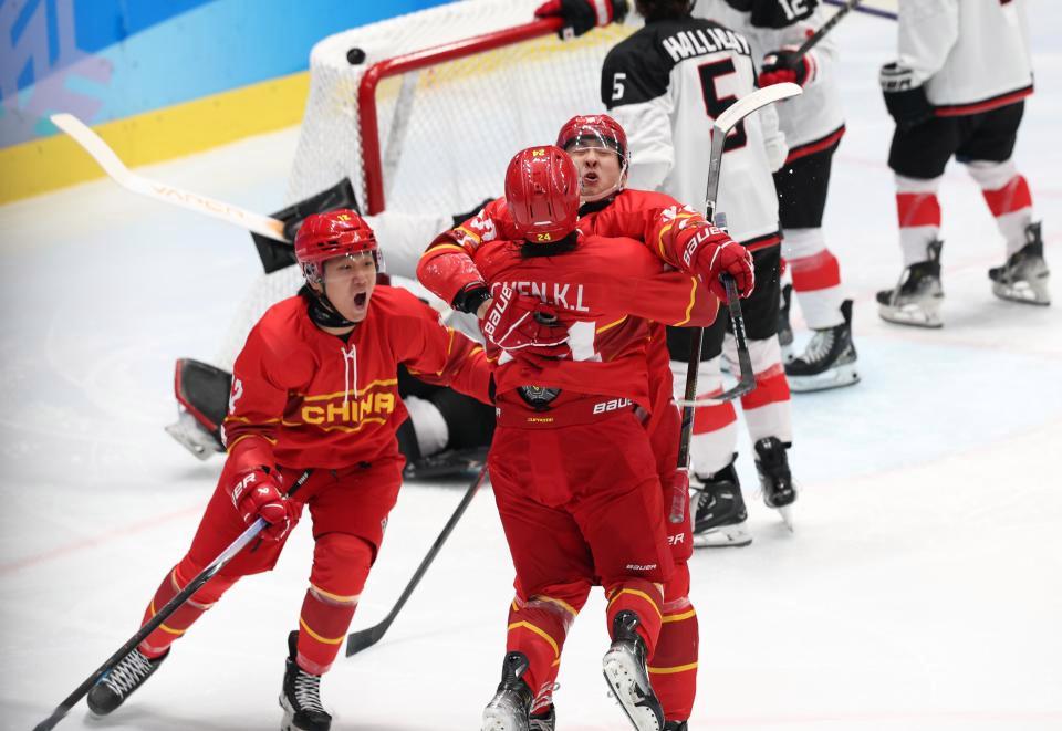 包含九游体育:冰球赛中的经典对决，回顾历史上的名局的词条