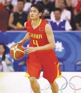 九游体育：中国男篮历史上的经典绝杀球回顾与分析：那些激动人心的时刻的简单介绍