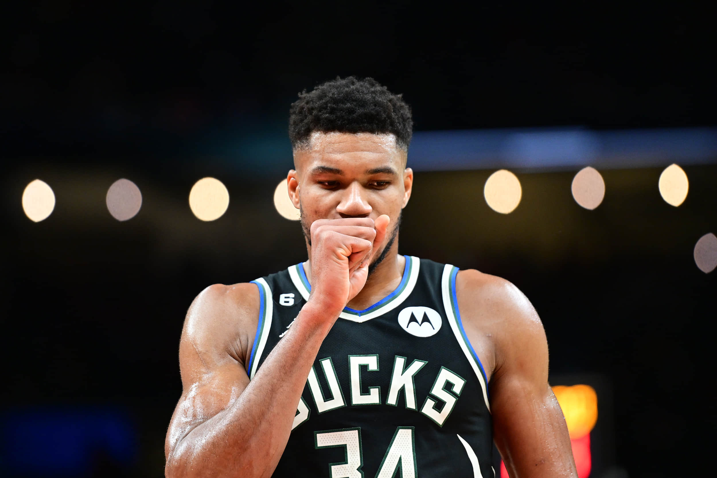 关于九游体育：雄鹿队新赛季：米德尔顿能否找回手感，成为字母哥身边最可靠的帮手？的信息