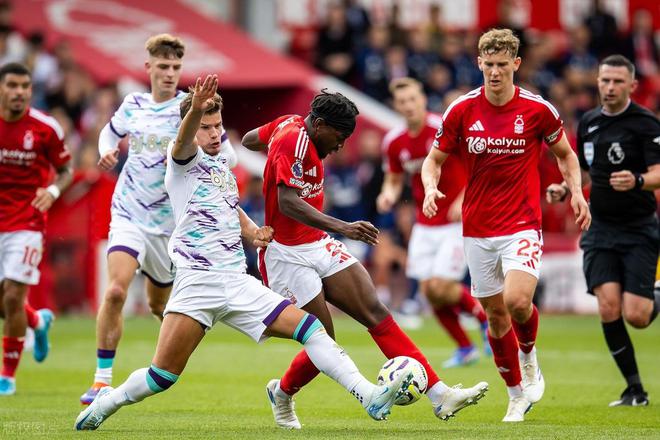 九游体育：英超赫尔城的防守反击战术解析