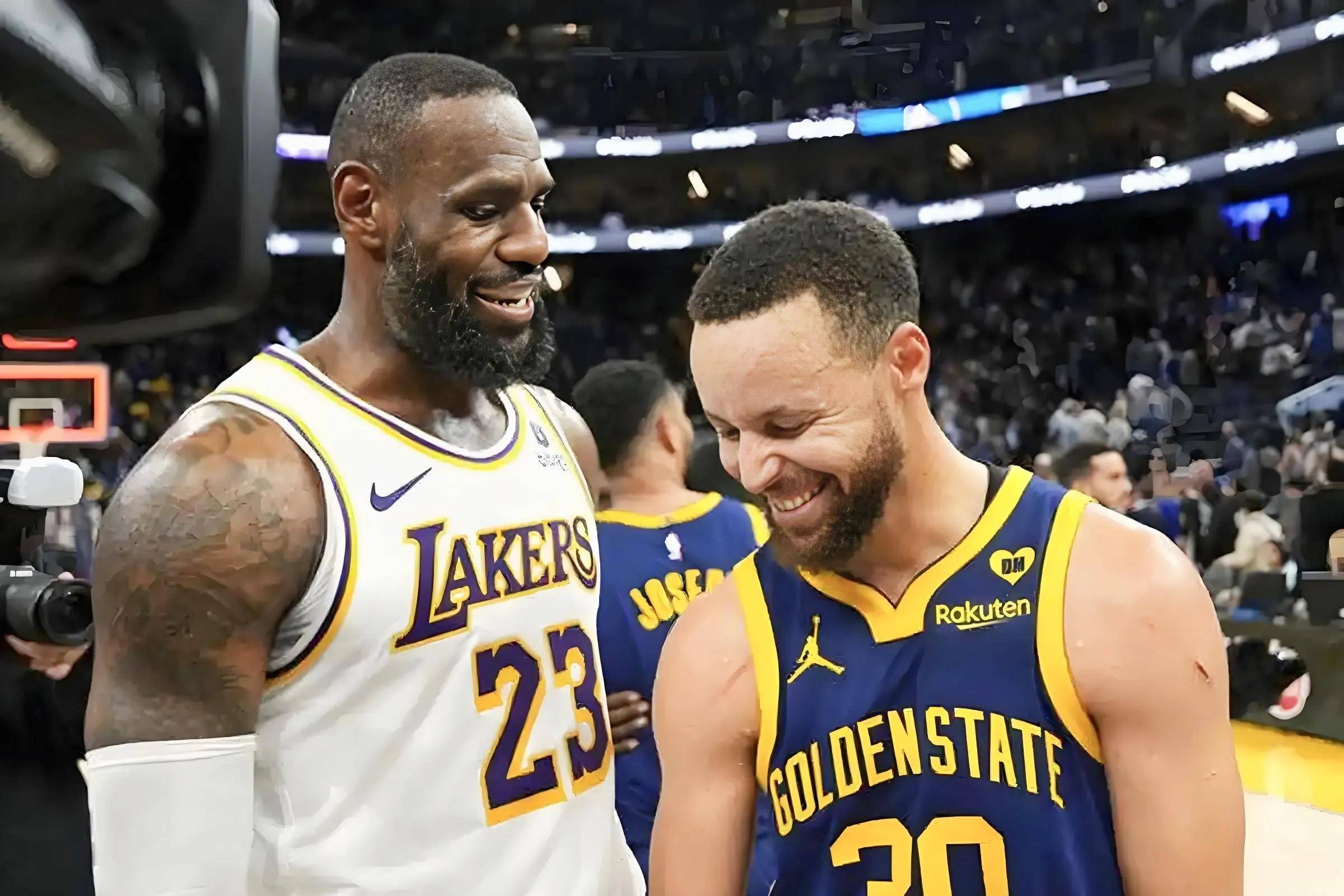 九游体育:NBA赛季揭幕战：湖人与勇士的巅峰对决的简单介绍