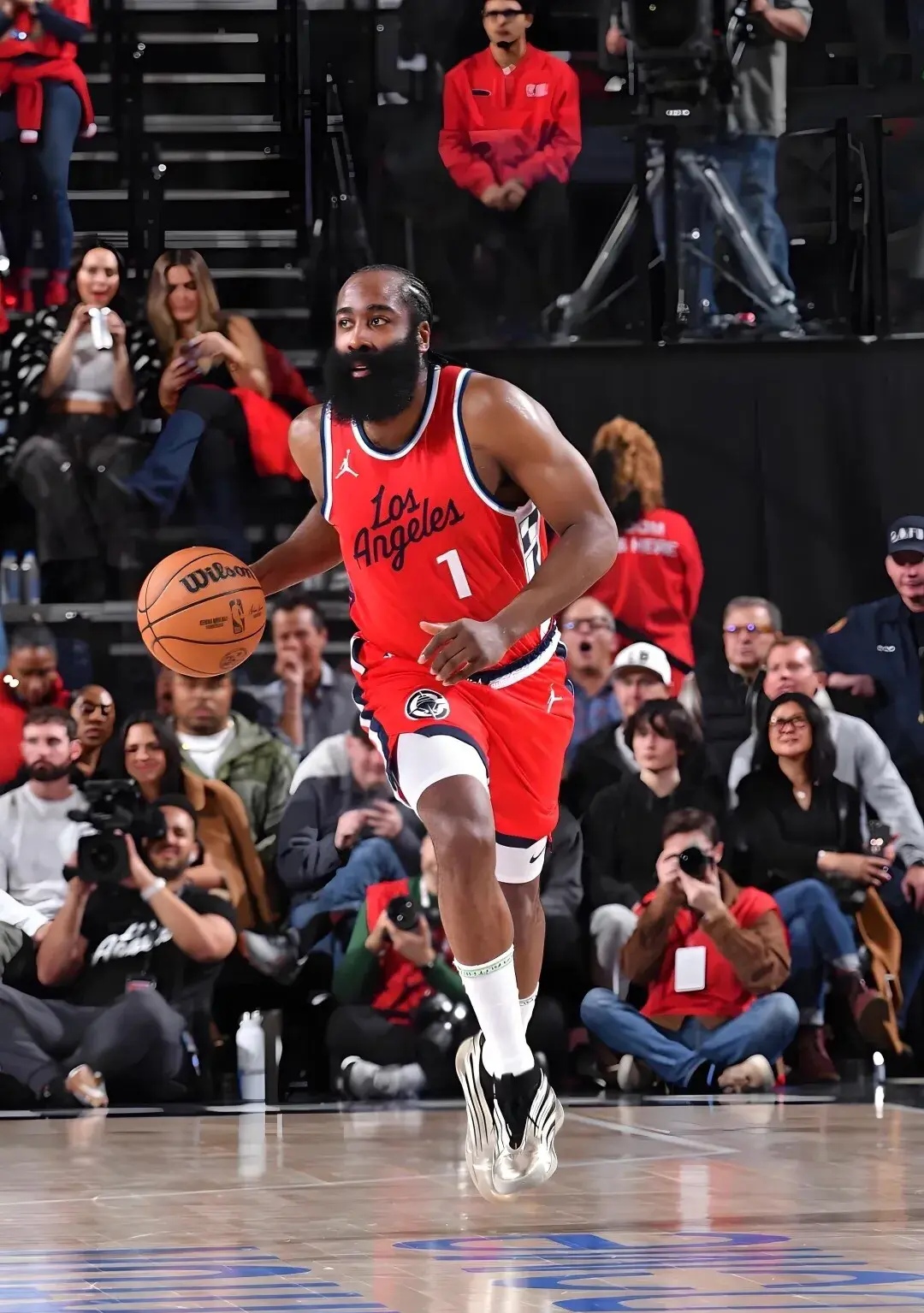 九游体育:76人队新赛季:哈里斯能否成为稳定的得分点? 九游体育:76人队新赛季:哈里斯能否成为稳定的得分点?