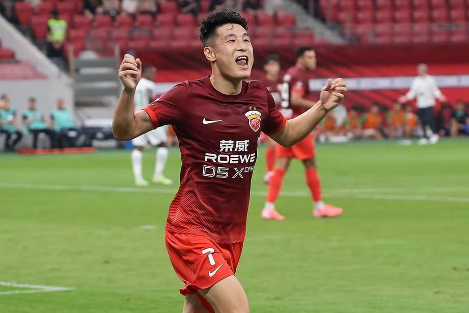 九游体育:中国足球留洋球员:在欧洲联赛取得进球,赢得球迷赞誉,展现中国球员风采的简单介绍 九游体育:中国足球留洋球员:在欧洲联赛取得进球,赢得球迷赞誉,展现中国球员风采的简单介绍