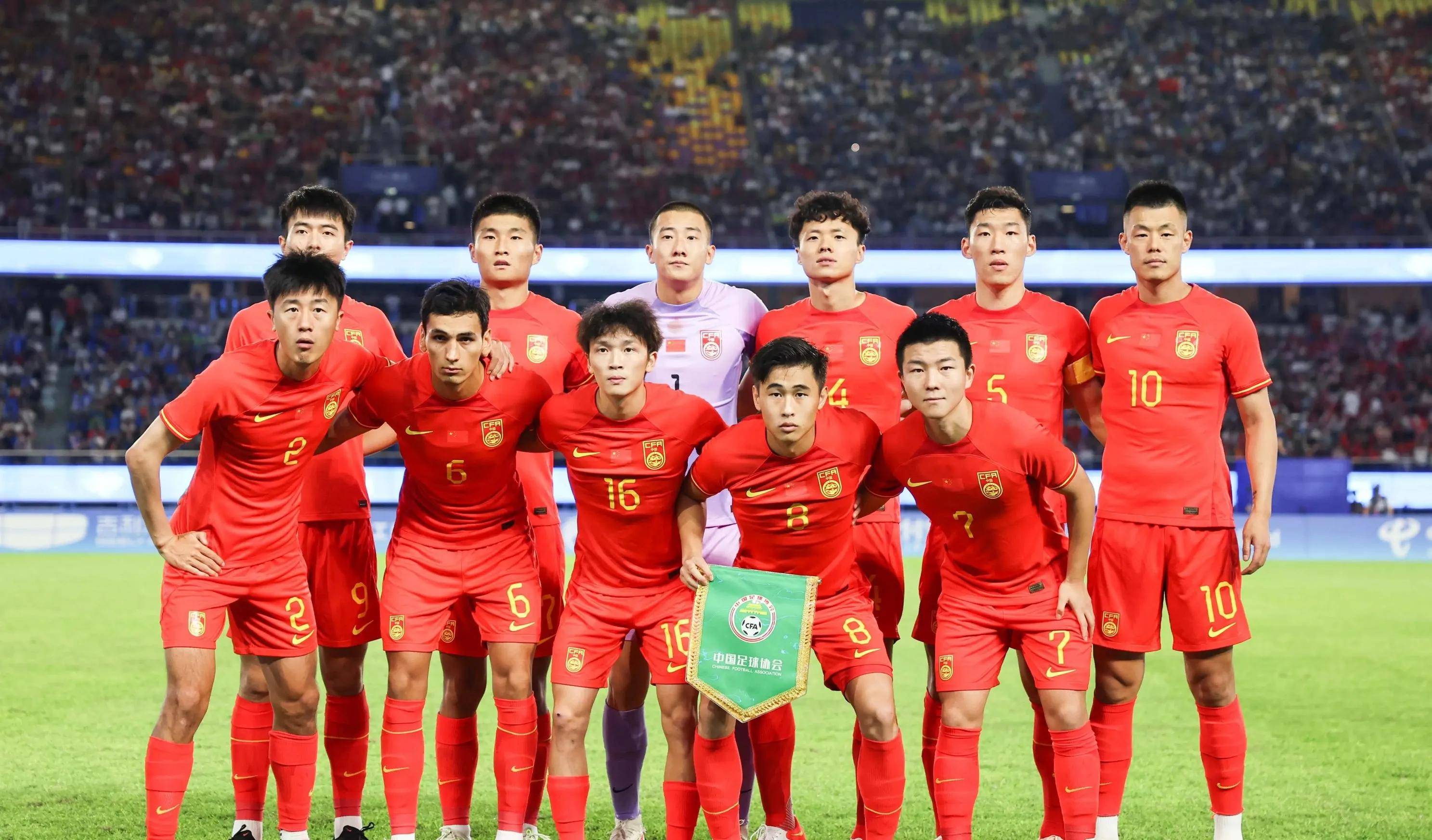 九游体育：中国足球历史经典回顾，传奇瞬间永不褪色