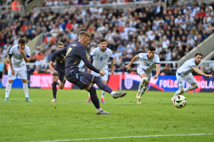 关于九游体育：历史回顾：对比不同年代运动员的成就的信息