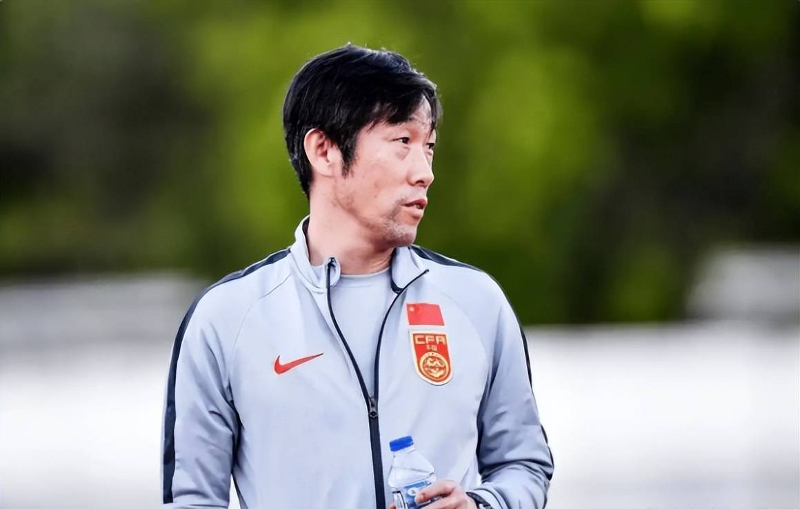 九游体育:国足新帅上任,战术变革引人关注 九游体育:国足新帅上任,战术变革引人关注