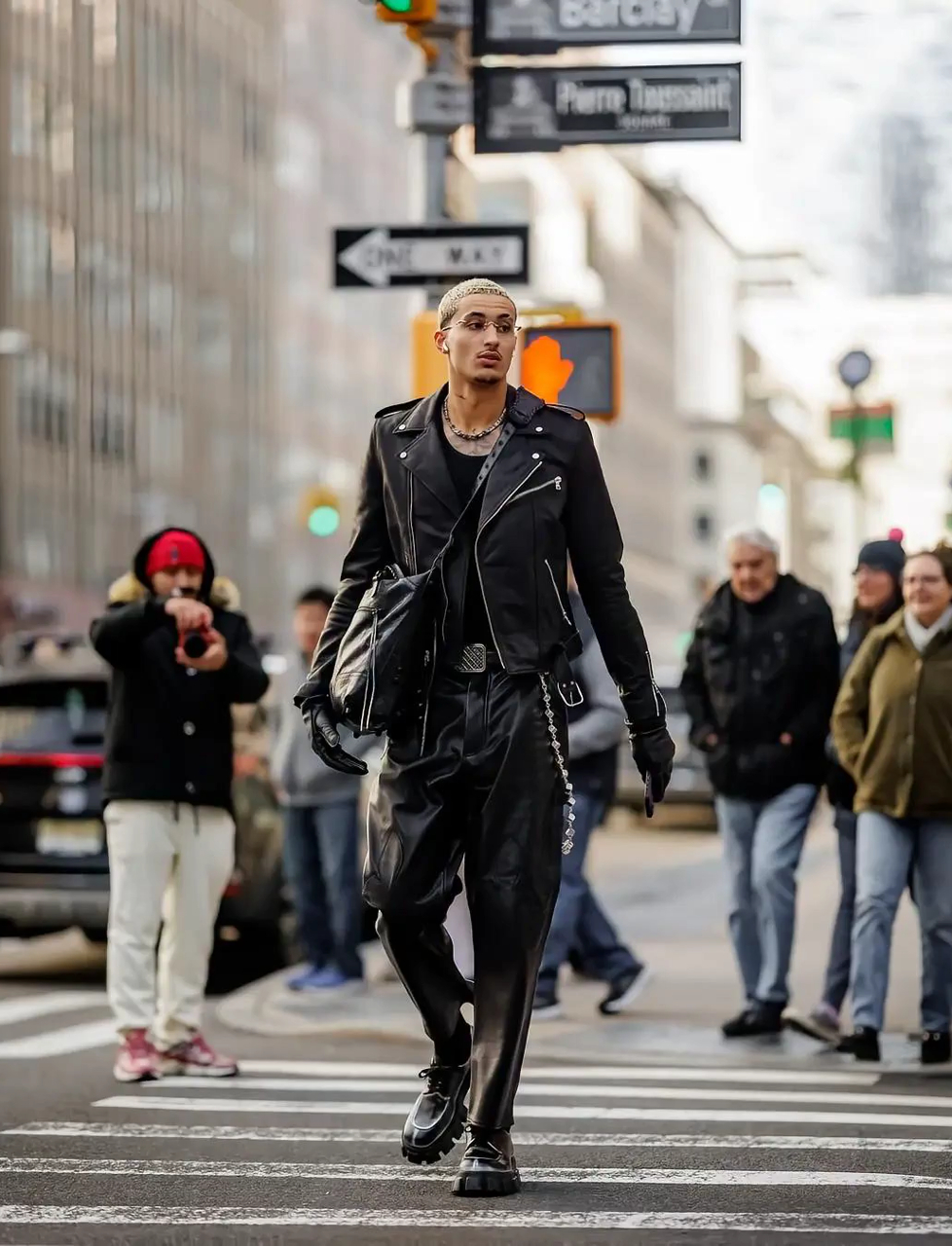 九游体育:NBA球星的时尚穿搭风格:如何引领潮流,展现个性,成为时尚界的焦点? 九游体育:NBA球星的时尚穿搭风格:如何引领潮流,展现个性,成为时尚界的焦点?