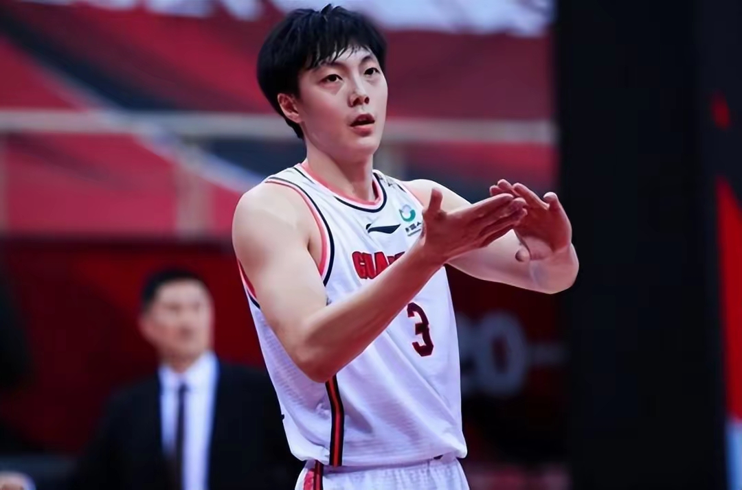 包含九游体育：CBA球员，海外联赛经历是否真的能帮助他们更好地适应CBA联赛？的词条