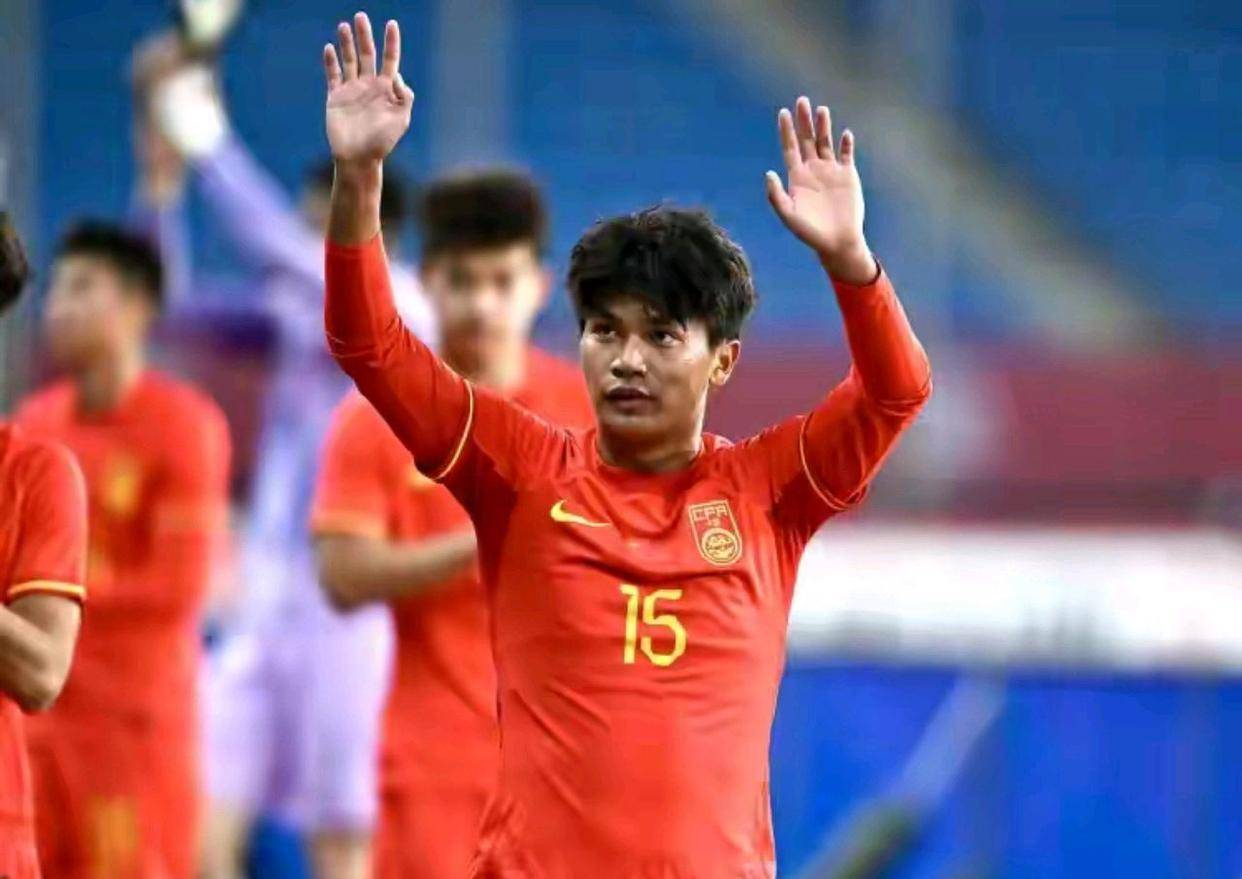 九游体育:国足备战世界杯预选赛,新战术备受期待 九游体育:国足备战世界杯预选赛,新战术备受期待