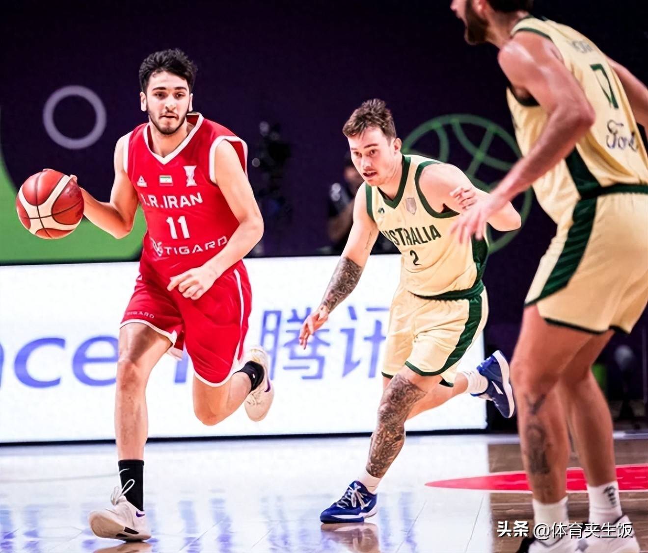 九游体育：中国男篮历史上的经典对手战术分析：回顾那些充满激情与对抗的比赛