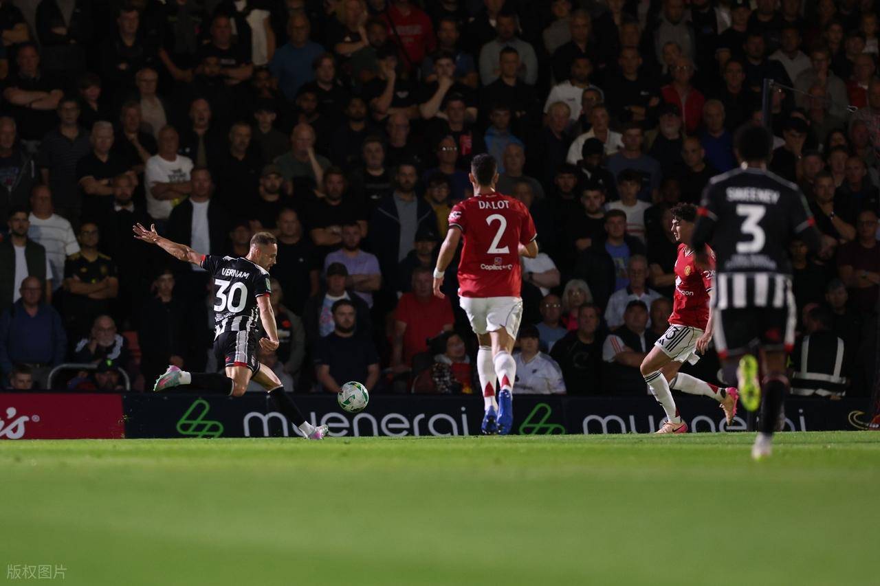 九游体育:英超伯恩利的保级策略与战术调整 九游体育:英超伯恩利的保级策略与战术调整