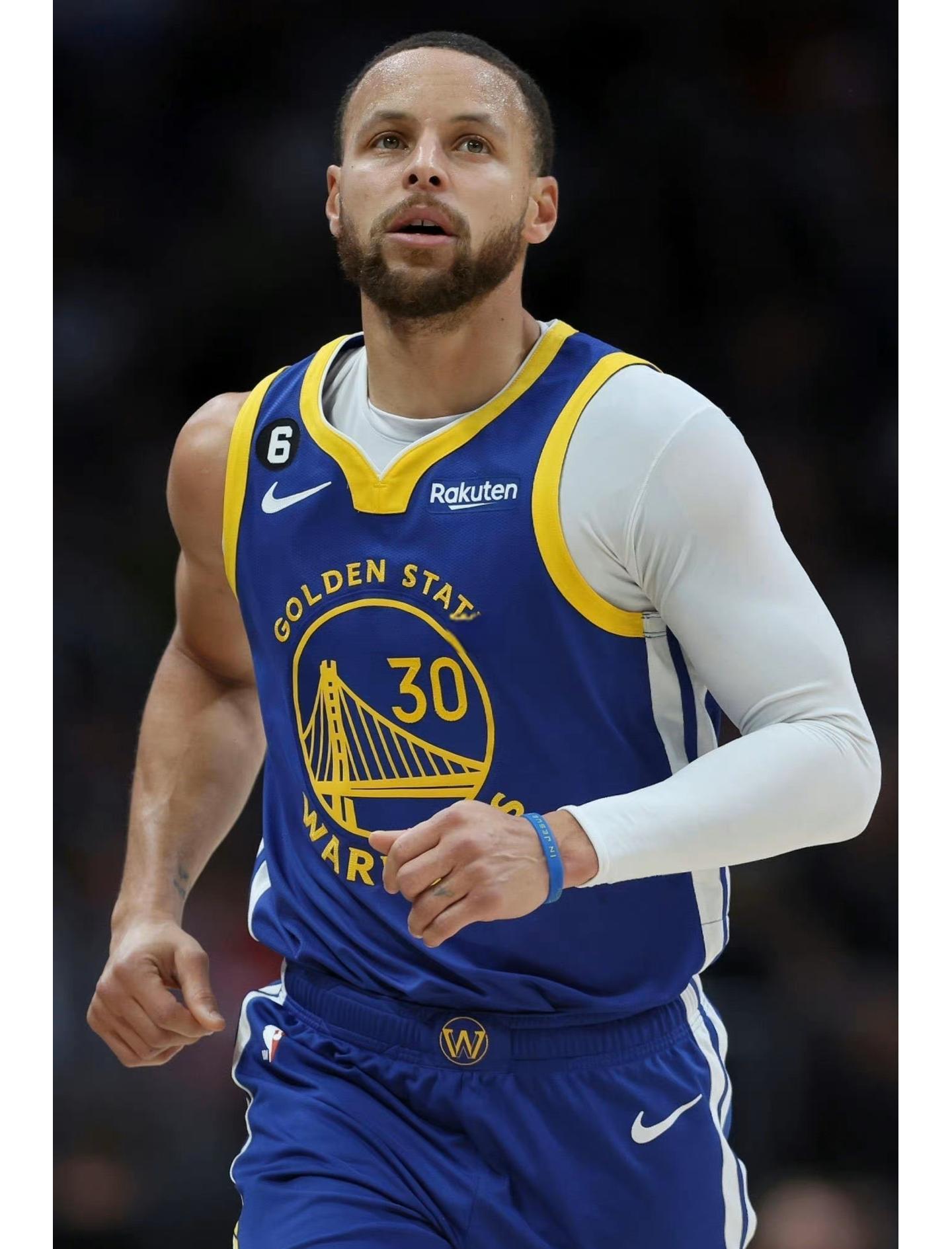 九游体育：勇士队训练营：桑托斯表示将提升防守积极性