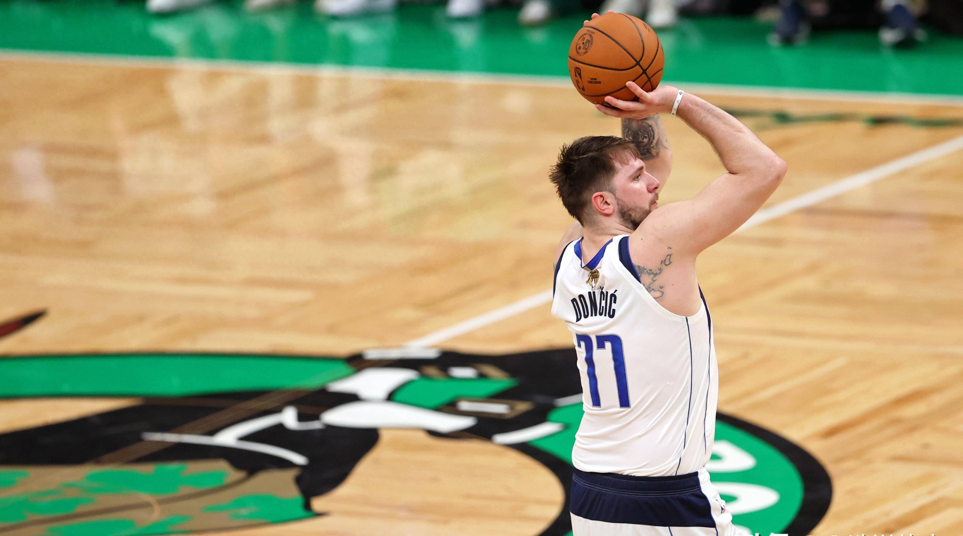 包含九游体育:凯尔特人队防守训练:斯玛特指导年轻球员,提升防守技巧的词条 包含九游体育:凯尔特人队防守训练:斯玛特指导年轻球员,提升防守技巧的词条