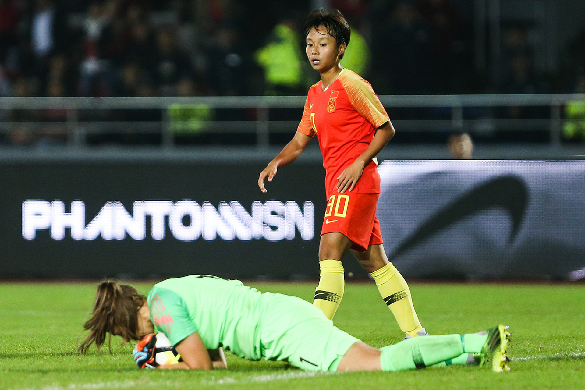 九游体育:中国女足抵达世界杯举办地：积极备战，适应环境